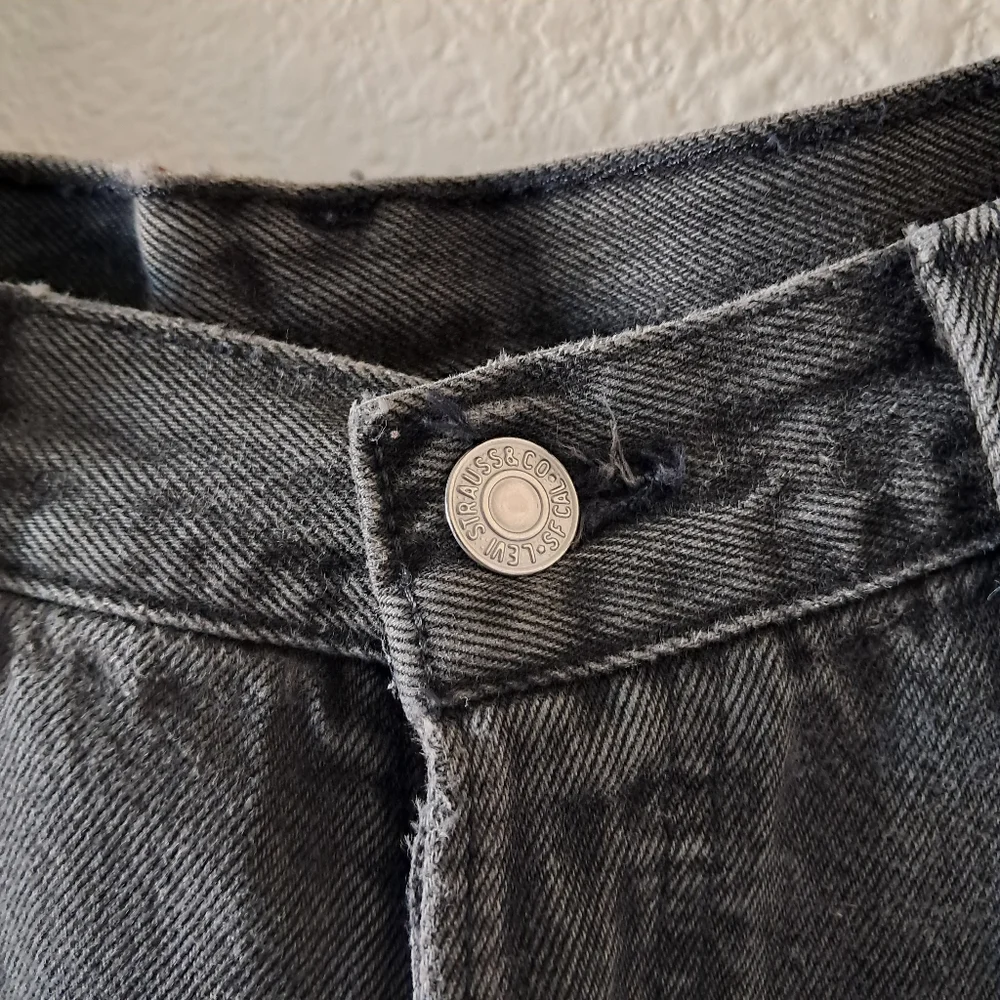 Vintage 90s Levi's 501 Jeans Button Fly Cotton 5 Pocket Style High Rise Black - Picture 3 of 10